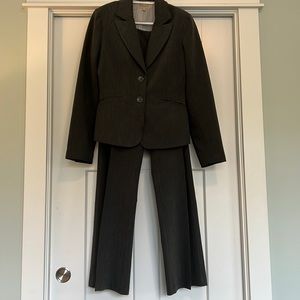 Medium grey RW&Co two piece pant suit